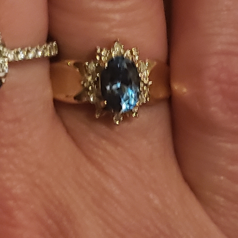 10k blue topaz and diamond ring - Picture 3 of 3